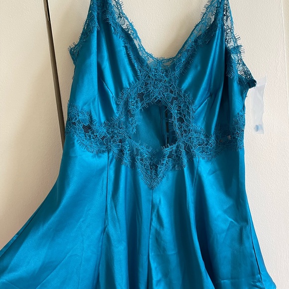 Victoria’s Secret Stretch Satin Cutout Romper - NWT, Size S - Picture 3 of 6